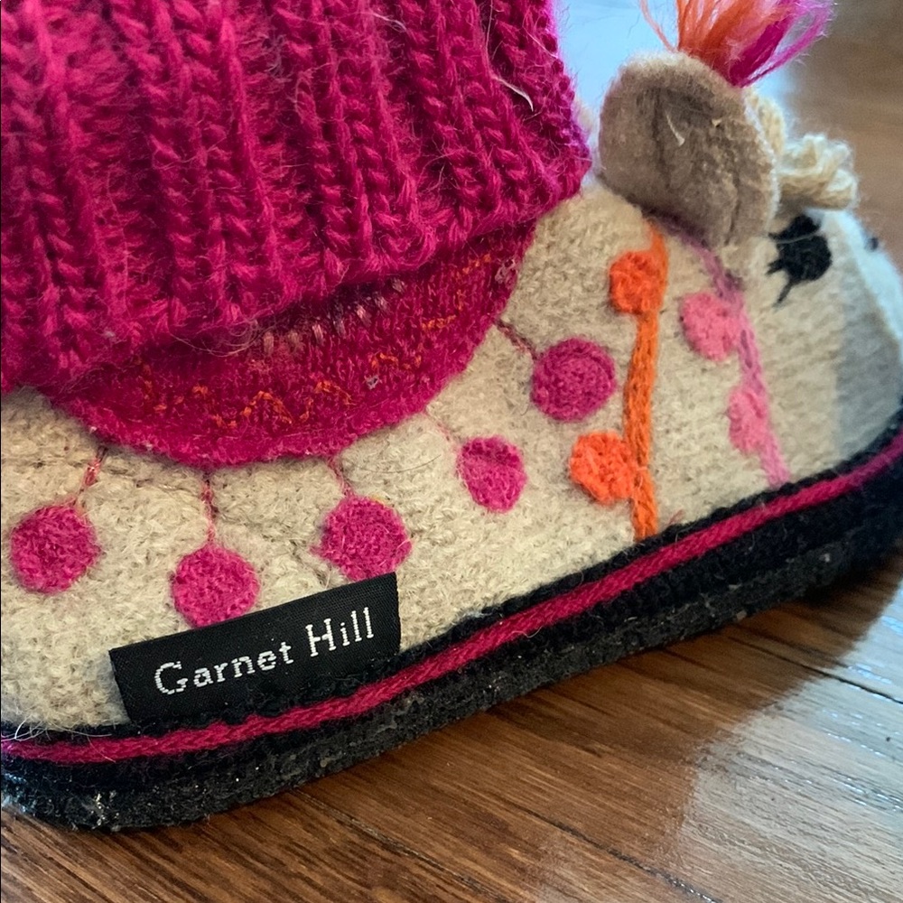 Garnet Hill wool kids slippers size 6 - Picture 6 of 6